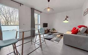 Studio Lumineux Avec Balcon